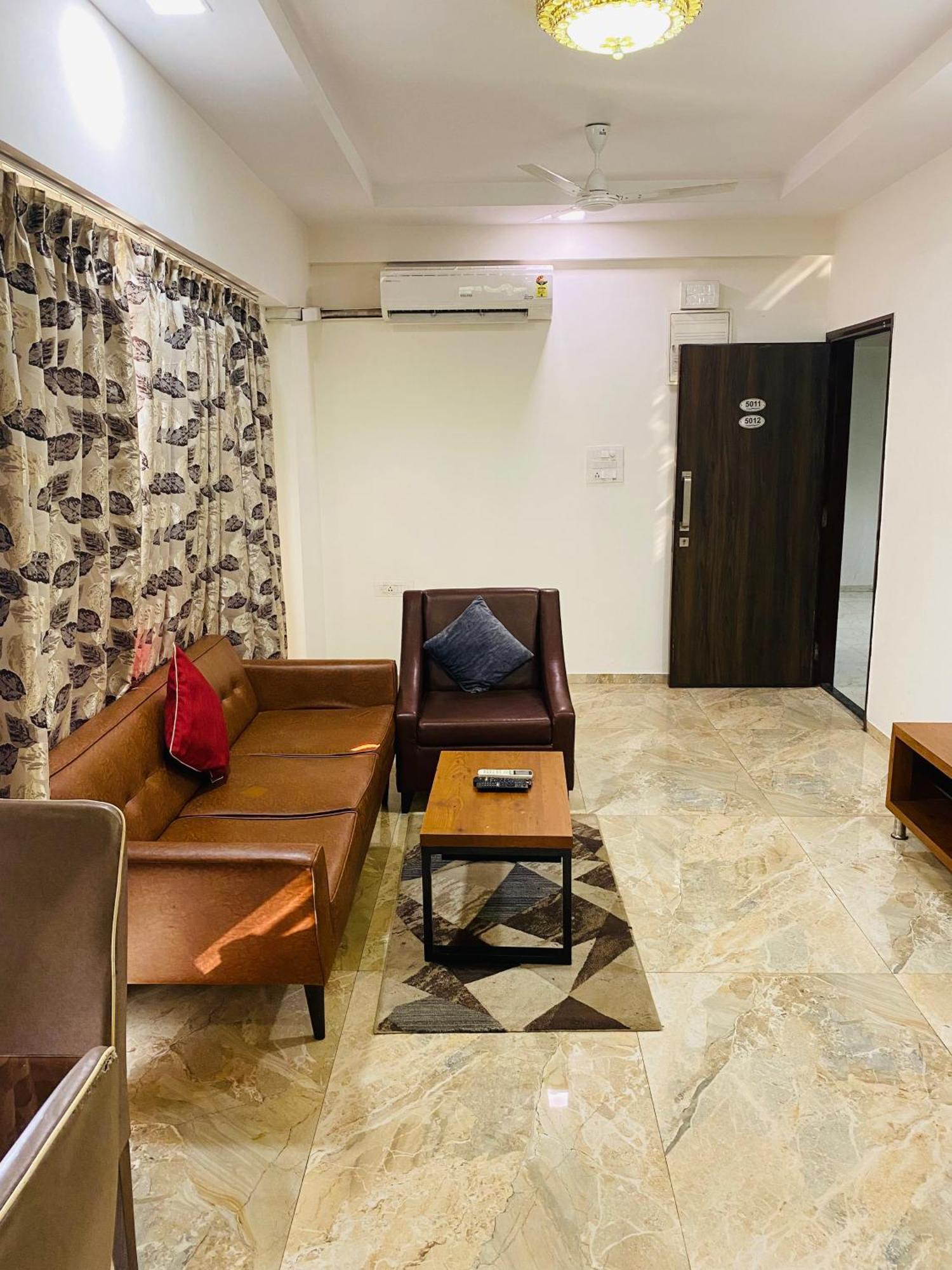 Mumbai House Luxury Apartments Santacruz East, มุมไบ ภายนอก รูปภาพ