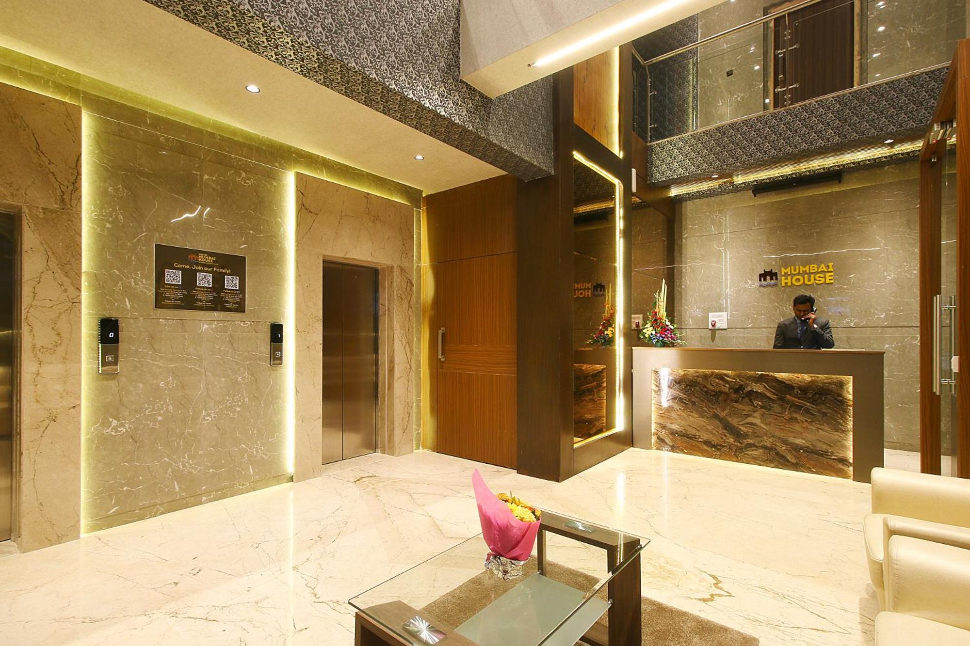 Mumbai House Luxury Apartments Santacruz East, มุมไบ ภายนอก รูปภาพ