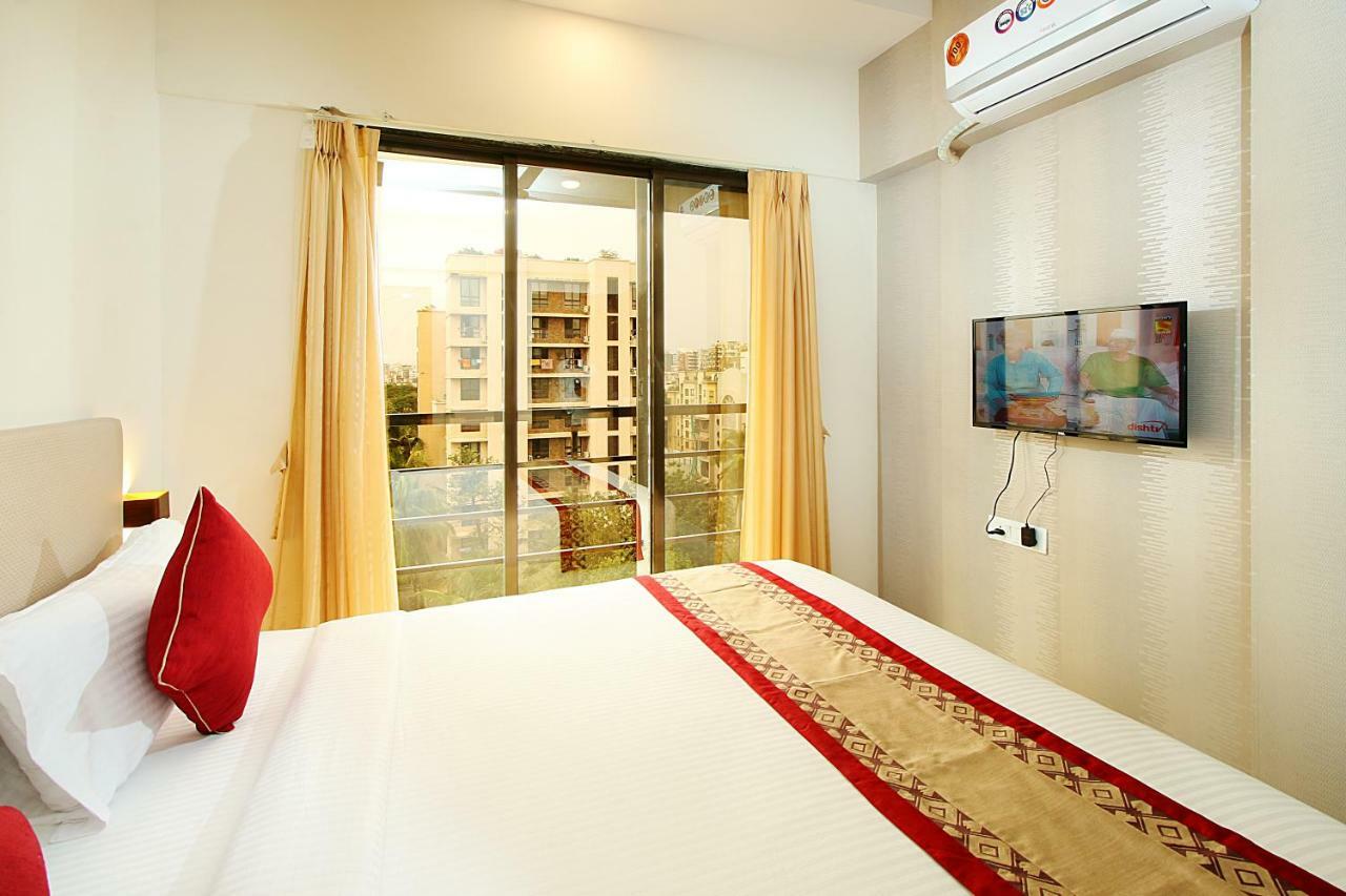 Mumbai House Luxury Apartments Santacruz East, มุมไบ ภายนอก รูปภาพ