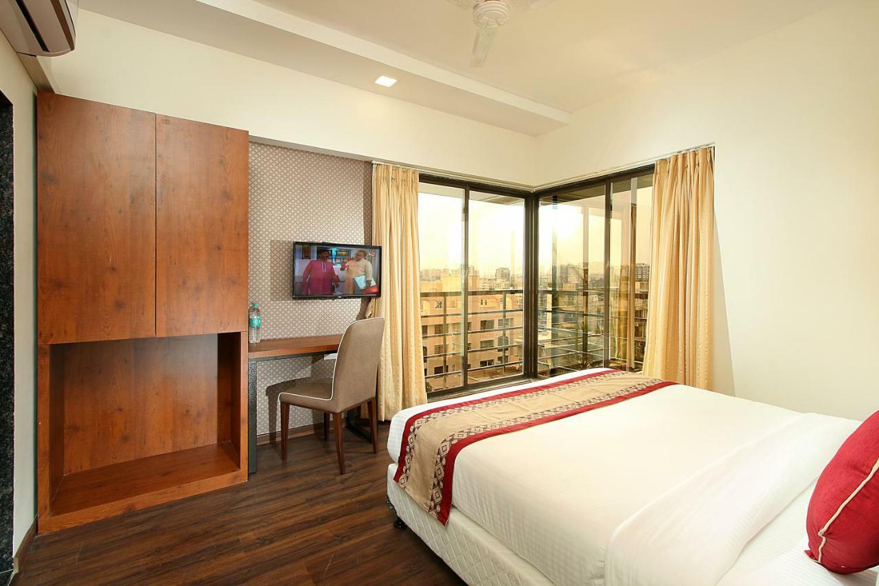 Mumbai House Luxury Apartments Santacruz East, มุมไบ ภายนอก รูปภาพ