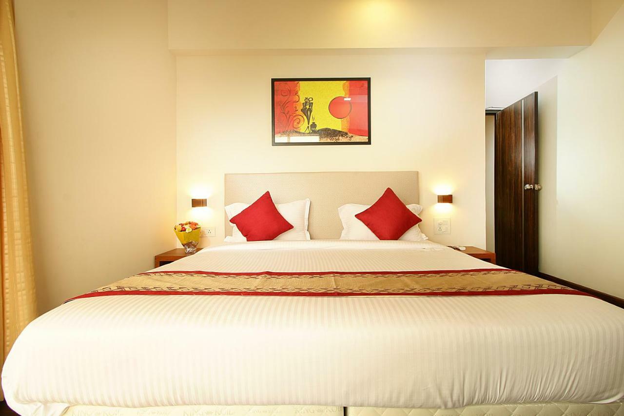 Mumbai House Luxury Apartments Santacruz East, มุมไบ ภายนอก รูปภาพ