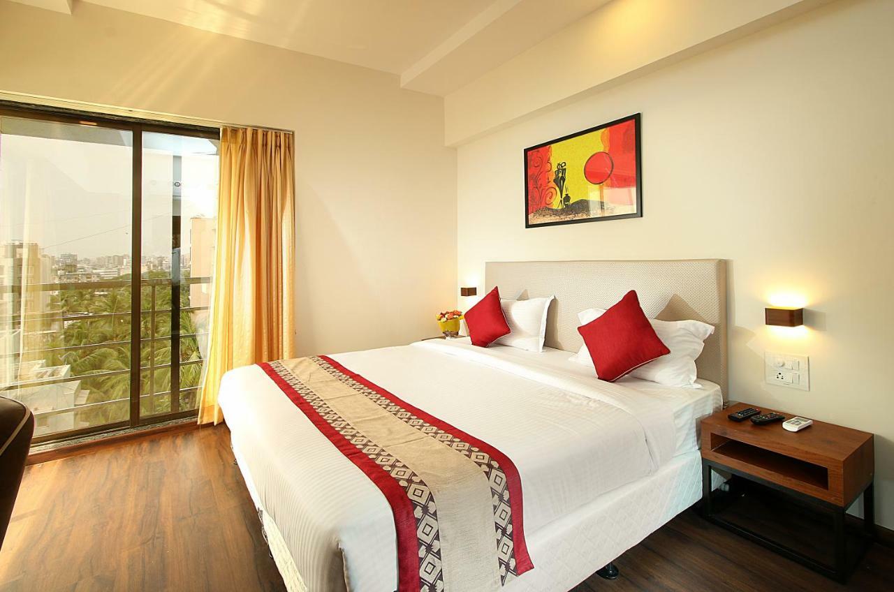 Mumbai House Luxury Apartments Santacruz East, มุมไบ ภายนอก รูปภาพ