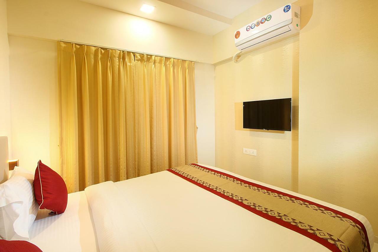 Mumbai House Luxury Apartments Santacruz East, มุมไบ ภายนอก รูปภาพ
